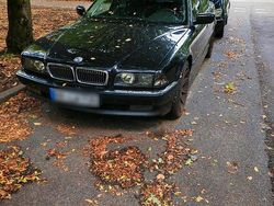 Schwarz Gebraucht 2000 BMW 735 Limousine | 2.700 €
