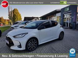 Weiß Neu 2025 Toyota Yaris Hybrid Sport Limousine | 29.850 € (Teuer)