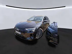 Mythosschwarz metallic Gebraucht 2022 Audi e-tron Sportback S-Line SUV | 39.860 € (Guter Preis)