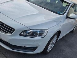 Weiß Gebraucht 2014 Volvo V60 Kombi | 8.800 € (Fairer Preis)