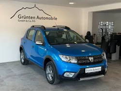 Blau Gebraucht 2020 Dacia Sandero Stepway Kleinwagen | 14.480 € (Teuer)