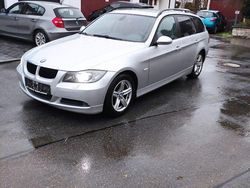 Silber Gebraucht 2008 BMW 318 Sport Line Kombi | 2.999 € (Superpreis)