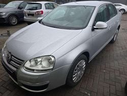 Reflexsilber metallic Gebraucht 2006 VW Jetta Comfortline Limousine | 4.600 € (Fairer Preis)