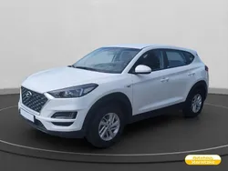 Weiss Gebraucht 2020 Hyundai Tucson Pure SUV | 16.995 €