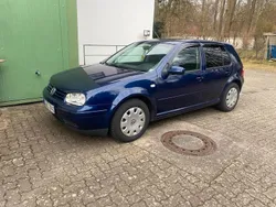 Blau Gebraucht 2003 VW Golf IV Limousine | 2.500 € (Teuer)