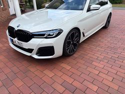 Weiß Gebraucht 2023 BMW M550 Performance Limousine | 59.990 € (Fairer Preis)