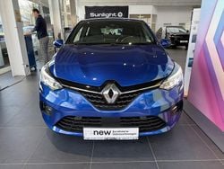 Blau Gebraucht 2022 Renault Clio V Intens Limousine | 17.590 € (Guter Preis)
