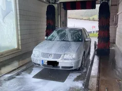 Silber Gebraucht 2001 VW Bora Limousine | 3.300 €