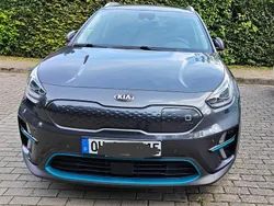 Grau Gebraucht 2019 Kia e-Niro SUV | 20.500 € (Etwas zu teuer)