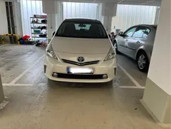Weiß Gebraucht 2012 Toyota Prius+ Plus Van / Kleinbus | 12.500 € (Etwas zu teuer)