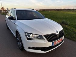 Weiß Gebraucht 2018 Skoda Superb SportLine Kombi | 16.999 € (Guter Preis)