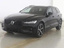 Onyx black (schwarz) Gebraucht 2024 Volvo V60 Plus Kombi | 37.460 € (Fairer Preis)