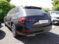 Schwarz Gebraucht 2022 Skoda Superb Business Line Kombi | 42.890 €