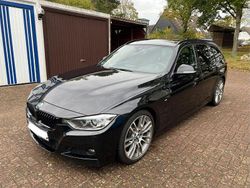 Schwarz Gebraucht 2013 BMW 330 M Sport Kombi | 16.290 € (Fairer Preis)