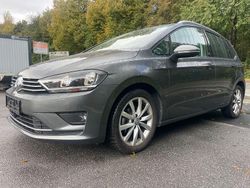 Grau Gebraucht 2017 VW Golf Sportsvan Sound Van / Kleinbus | 12.990 € (Guter Preis)