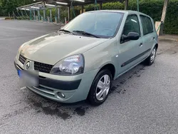 Grün Gebraucht 2003 Renault Clio II Dynamique Kleinwagen | 2.199 € (Fairer Preis)
