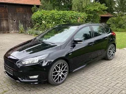 Schwarz Gebraucht 2017 Ford Focus ST-Line Limousine | 9.900 € (Fairer Preis)