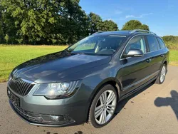 Grau Gebraucht 2014 Skoda Superb Elegance Kombi | 10.700 € (Etwas zu teuer)
