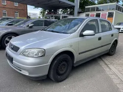 Silber Gebraucht 2002 Opel Astra Selection Limousine | 2.000 € (Fairer Preis)