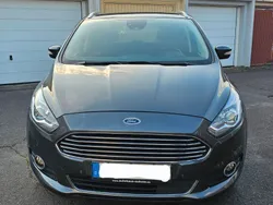 Grau Gebraucht 2019 Ford S-MAX Titanium Van / Kleinbus | 16.700 € (Guter Preis)