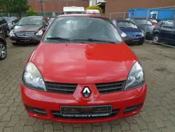 Rot Gebraucht 2009 Renault Clio II Limousine | 1.900 € (Guter Preis)