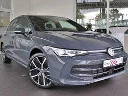 Delfingrau metallic / schwarz Gebraucht 2024 VW Golf VIII Edition Limousine | 34.690 € (Teuer)