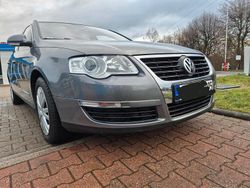 Grau Gebraucht 2007 VW Passat Kombi | 3.999 € (Etwas zu teuer)