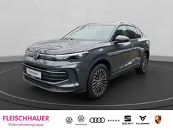Grau Gebraucht 2024 VW Tiguan Life SUV | 34.770 € (Fairer Preis)