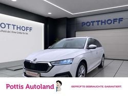 Weiss Gebraucht 2023 Skoda Octavia Style Kombi | 20.577 € (Guter Preis)