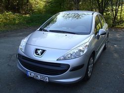 Silber metallic Gebraucht 2006 Peugeot 207 Tendance Kleinwagen | 7.600 €