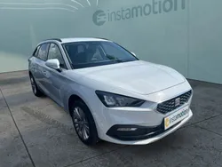 Weiß Gebraucht 2024 Seat Leon Style Van / Kleinbus | 28.490 € (Fairer Preis)