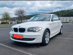 Weiß Gebraucht 2010 BMW 116 Kleinwagen | 3.500 € (Fairer Preis)