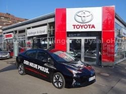 Schwarz metallic Gebraucht 2016 Toyota Prius Comfort Kleinwagen | 28.210 €