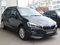 Schwarz Gebraucht 2018 BMW 218 Active Tourer Advantage Van / Kleinbus | 14.950 € (Fairer Preis)