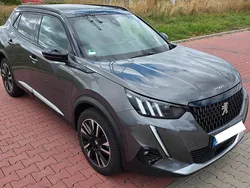 Grau Gebraucht 2021 Peugeot 2008 GT SUV | 22.990 € (Etwas zu teuer)
