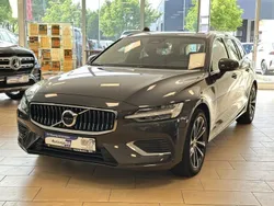 Grau Gebraucht 2023 Volvo V60 Core Kombi | 35.000 € (Guter Preis)