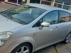 Grau Gebraucht 2006 Toyota Corolla Verso Van / Kleinbus | 2.500 € (Guter Preis)