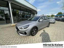 Silber Gebraucht 2022 Hyundai i30 Trend Kombi | 17.490 € (Fairer Preis)