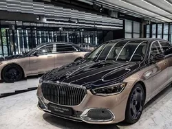 Nautic blue / rose gold Neu 2025 Mercedes S680 Maybach Limousine | 386.631 €
