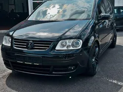 Schwarz Gebraucht 2006 VW Touran Van / Kleinbus | 3.750 € (Etwas zu teuer)