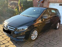 Schwarz Gebraucht 2015 Mercedes 180 Limousine | 9.900 € (Guter Preis)