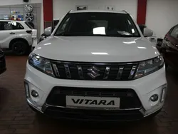 Weiß Gebraucht 2023 Suzuki Vitara Comfort SUV | 17.900 € (Fairer Preis)
