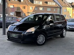 Schwarz Gebraucht 2011 Peugeot 5008 Tendance Van / Kleinbus | 4.990 € (Fairer Preis)