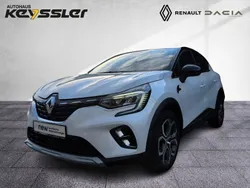 Perlmuttweiß und blackpearlschwarz (metallic) Gebraucht 2022 Renault Captur Intens SUV | 23.490 € (Etwas zu teuer)