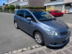 Grau Gebraucht 2011 Toyota Verso Edition Van / Kleinbus | 9.500 € (Fairer Preis)