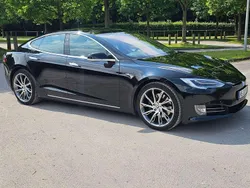 Solid black Gebraucht 2019 Tesla Model S Performance Limousine | 23.990 €