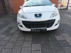 Weiß Gebraucht 2011 Peugeot 207 CC Cabrio | 3.800 € (Guter Preis)