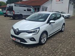 Weiß Gebraucht 2021 Renault Clio V Business Limousine | 11.600 € (Fairer Preis)