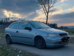 Grau Gebraucht 2000 Opel Astra Edition Coupé | 750 € (Guter Preis)