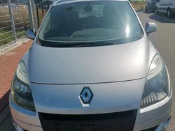 Silber Gebraucht 2011 Renault Mégane III Limousine | 3.790 € (Guter Preis)